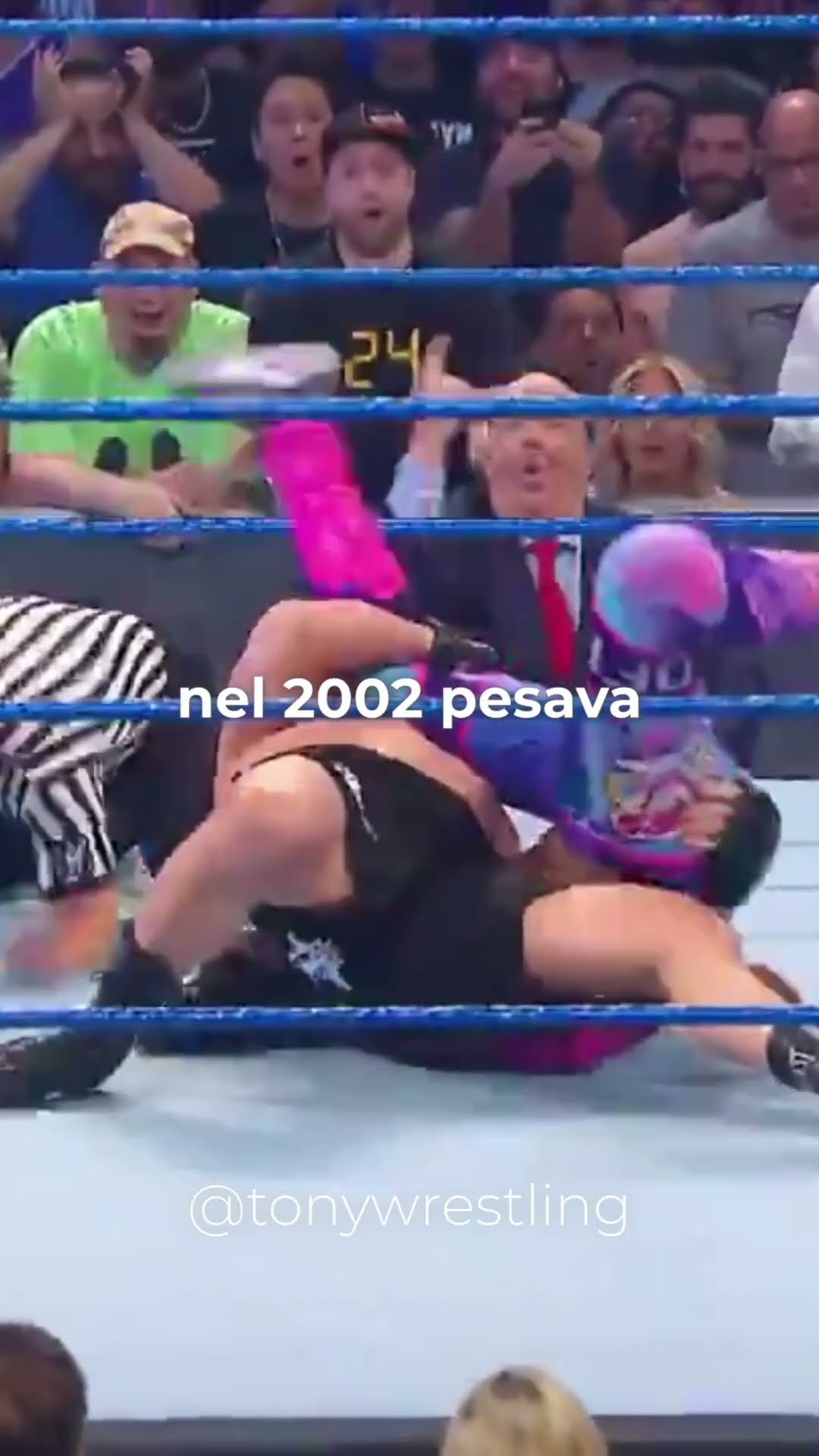 Brock Lesnar sul ring nella copertina dello short di Tony Wrestling sulla cintura WWE