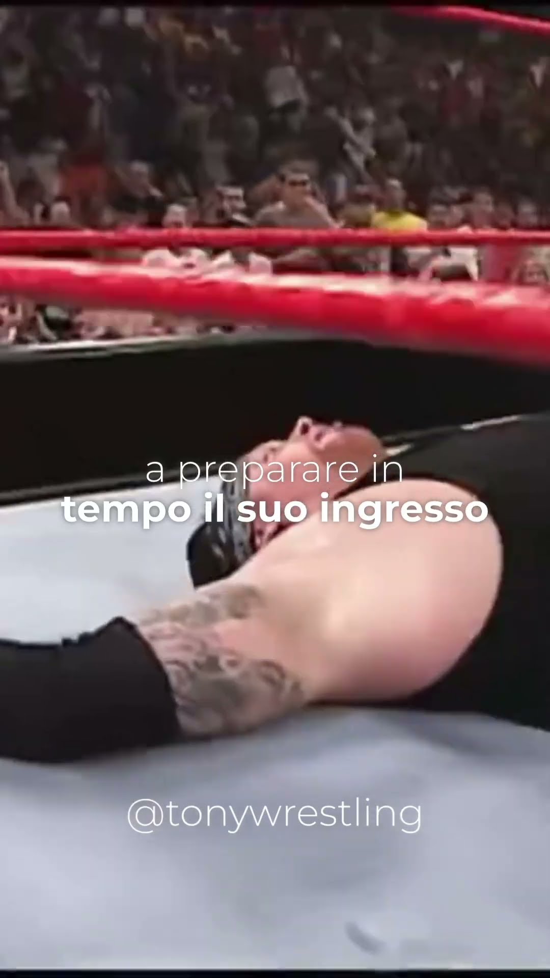 The Undertaker steso sul ring nella copertina dello short di Tony Wrestling sulla sua bara